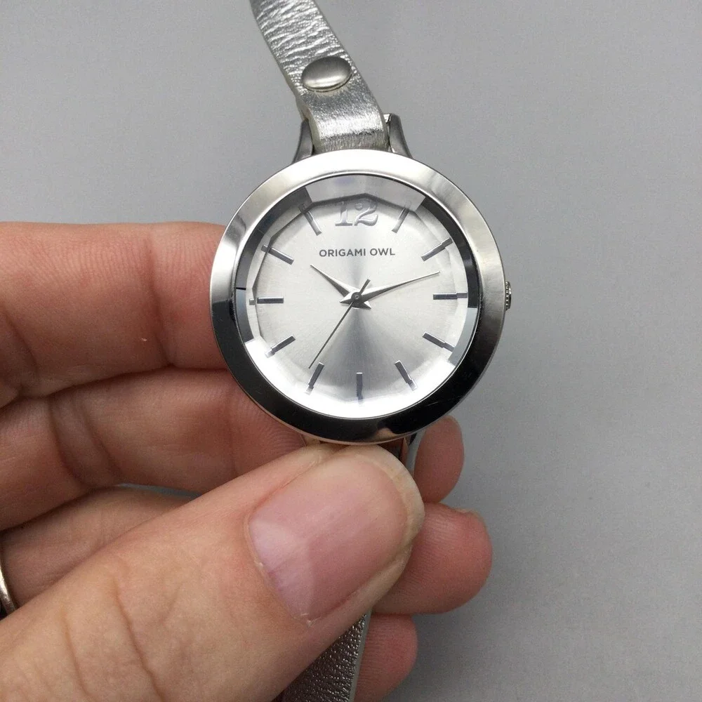 Origami Owl Womens Watch 31mm Silver Dial Wrap Leather Silver Original Battery